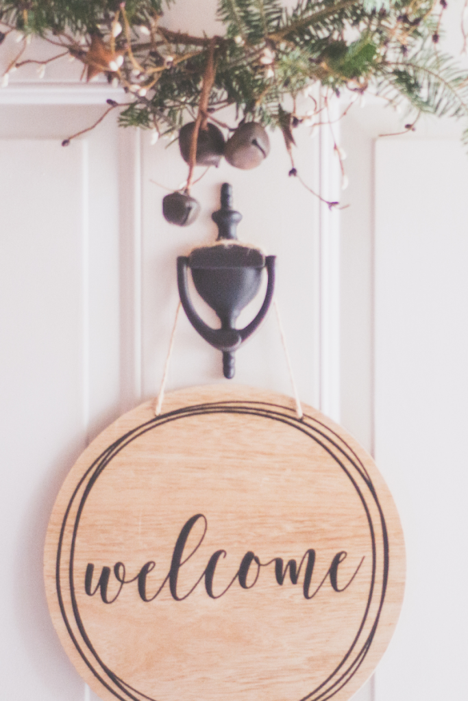 Sharply Studio is your online safe space for navigating the ups and downs of perimenopause, menopause, and midlife transitions. Created by a functional pharmacist educator, this blog blends hormone health education with gentle self-care all in plain, comforting language. Make it your new digital “me time” corner.